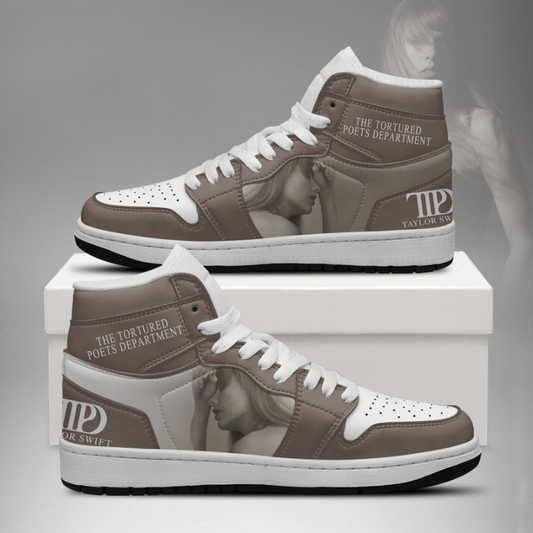 LIMITED EDITION - NEW CUSTOMIZED TAYLOR SWIFT AIR JORDAN SHOES